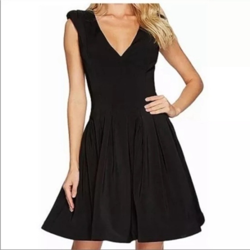 HALSTON HERITAGE Black Pleated Fit-and-Flare
Dress Sz 8